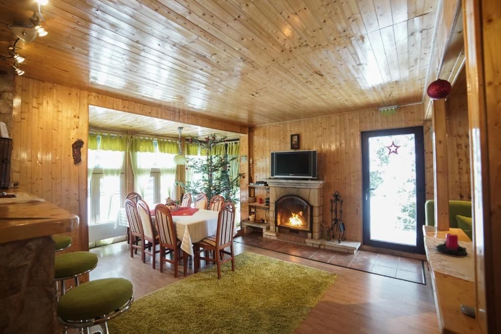 Лоджи Cabana - Vila Crinul Poiana Brasov Пояна-Брашов
